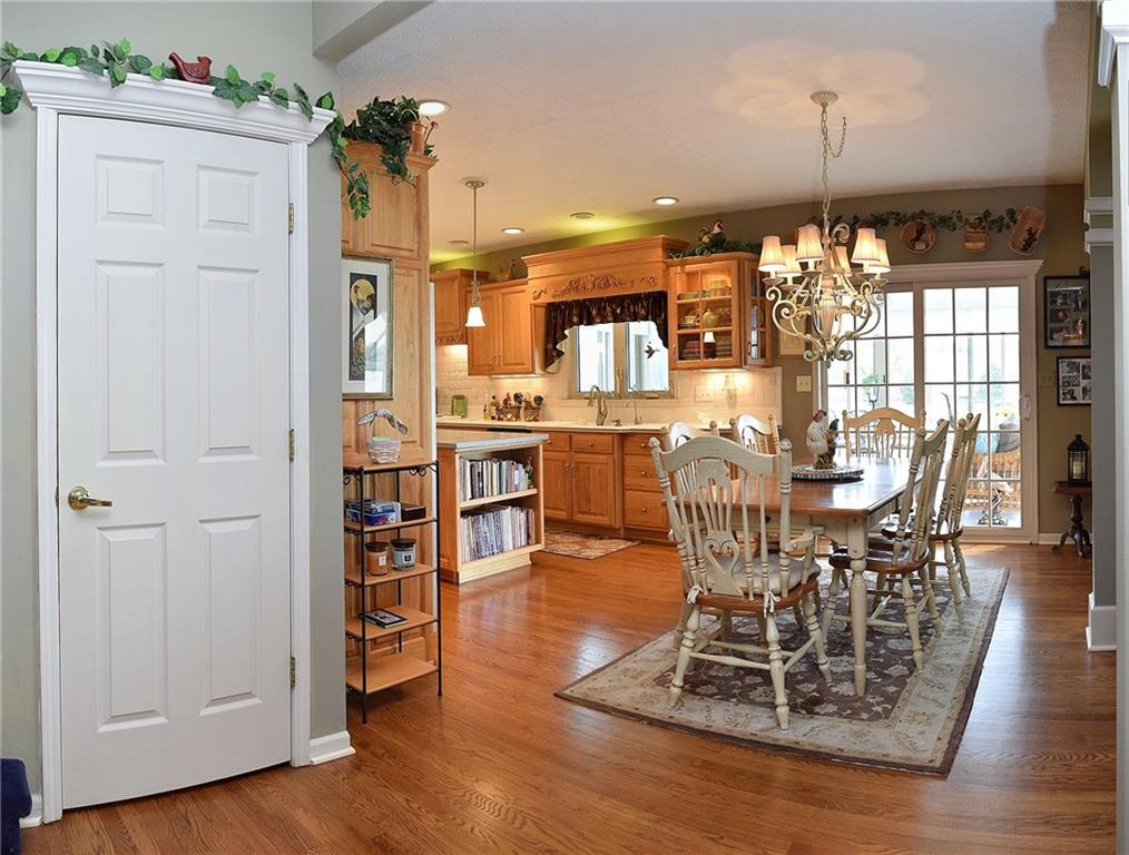 5435 Fall Creek Road Indianapolis, IN 46220 - Photo 8 of 24