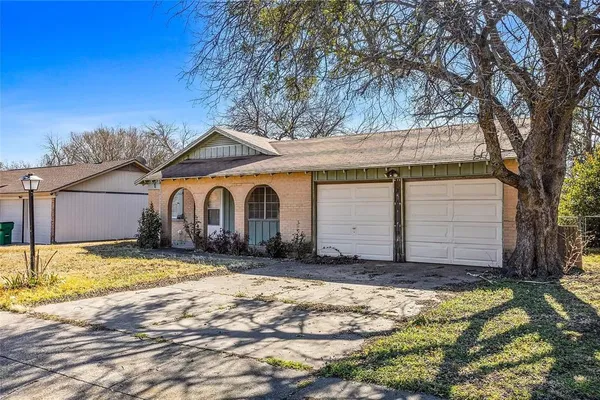 $25,000 | 724 East Mustang Street, Crowley, TX 76036