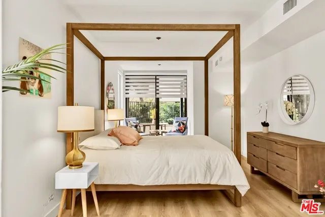 $1,060,000 | 2960 Neilson Way, Unit 105, Santa Monica, CA 90405