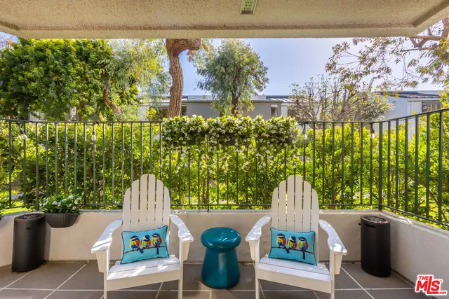 $1,060,000 | 2960 Neilson Way, Unit 105, Santa Monica, CA 90405
