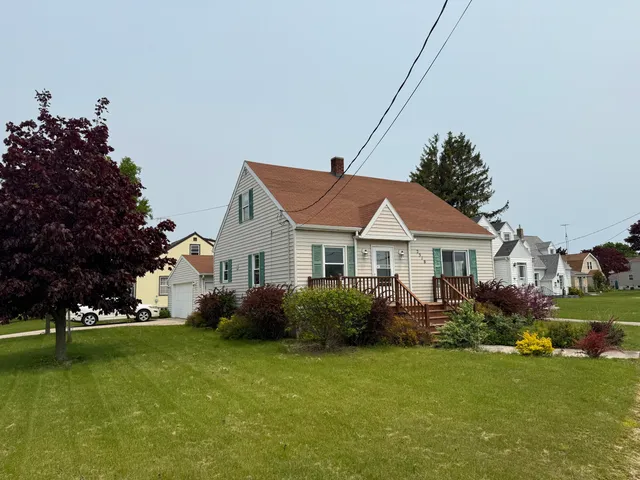 2518 6th Street, Two Rivers, WI 54241