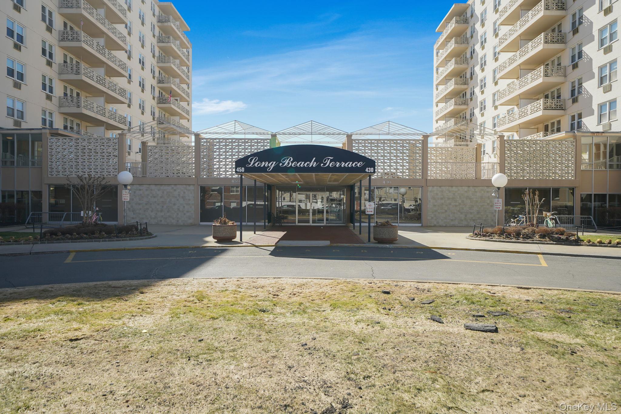 450 Shore Road, Unit 8G Long Beach, NY 11561 - Photo 19 of 19 a view of a water fountain in front of building