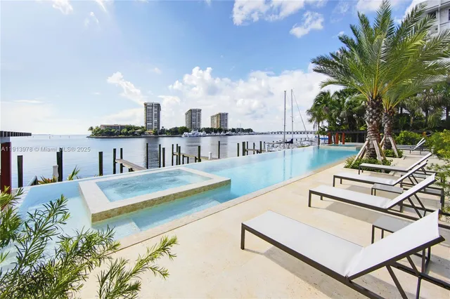 a view of entryway and hall