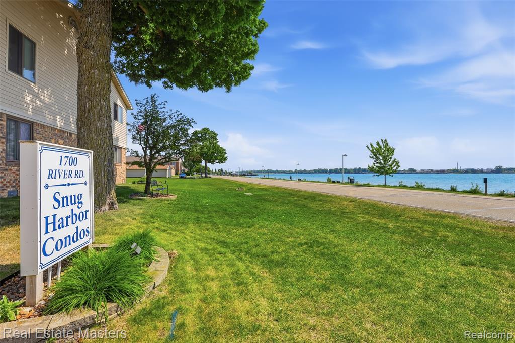 1700 River Road, Unit 8 Marysville, MI 48040 - Photo 5 of 31