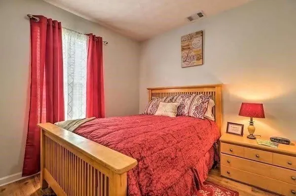 $3,800 | 483 Oak Drive, Atlanta, GA 30354