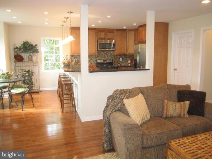 1312 Ramblewood Road Baltimore, MD 21239 - Photo 8 of 28 Living Room/Dining Room
