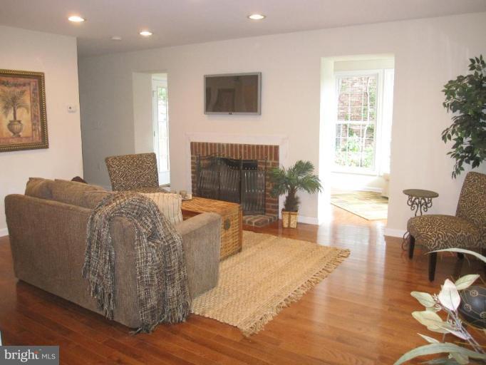 1312 Ramblewood Road Baltimore, MD 21239 - Photo 9 of 28 Living Room #3
