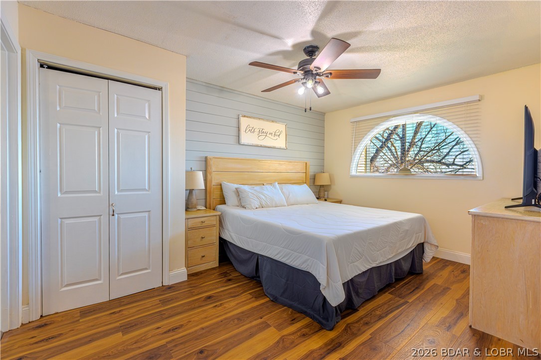 1436 Cherokee Road, Unit 2B Lake Ozark, MO 65049 - Photo 15 of 30 Upstairs Bedroom