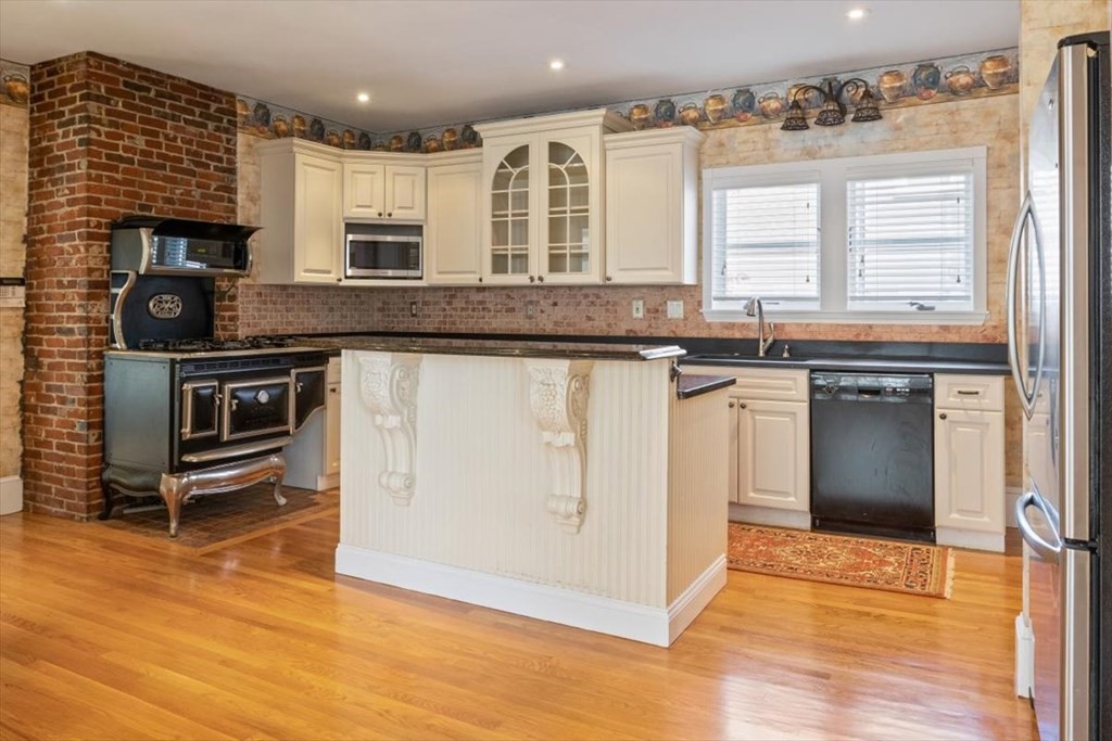 22 Myrtle Street Boston, MA 02130 - Photo 7 of 40 Gallery Image 7