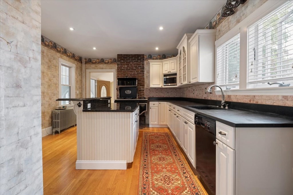 22 Myrtle Street Boston, MA 02130 - Photo 9 of 40 Gallery Image 9
