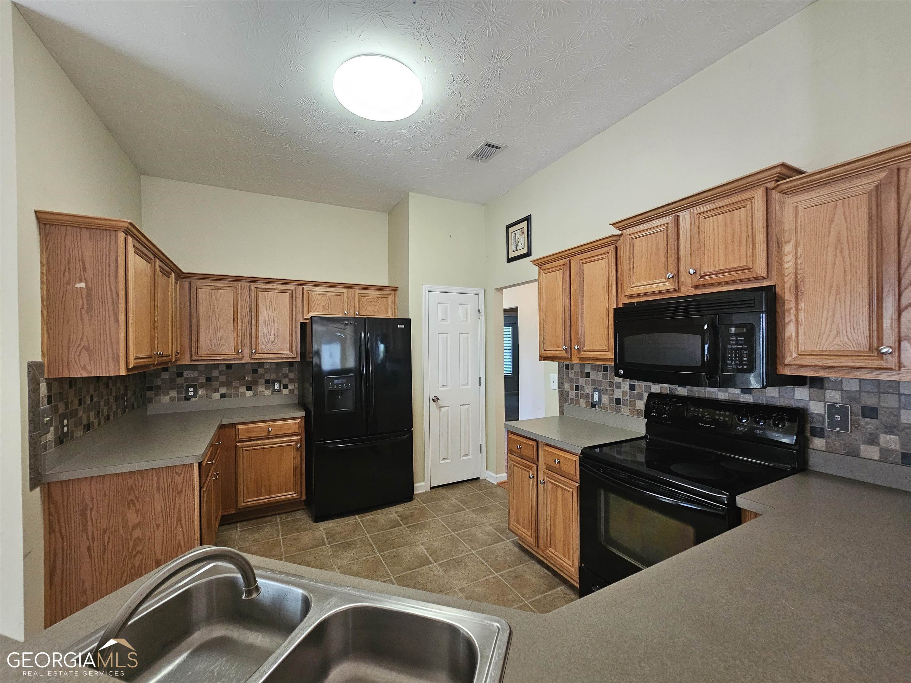 45 Manchester Lane Jefferson, GA 30549 - Photo 8 of 15