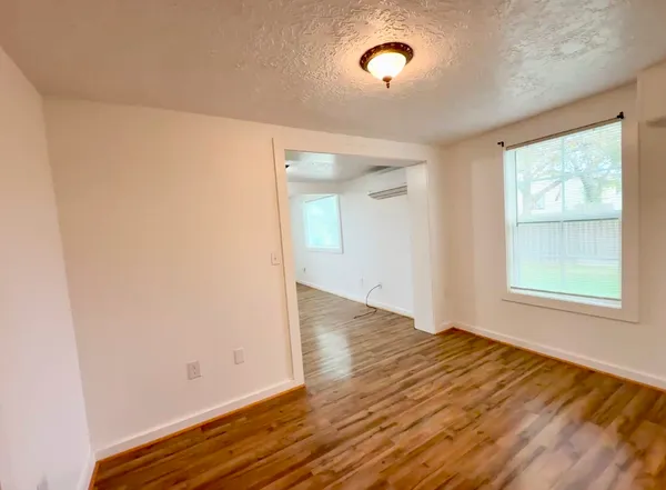 $1,000 | 232 South Tesch Street, Unit 234, Bellville, TX 77418