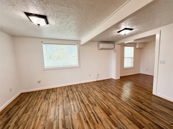 $1,000 | 232 South Tesch Street, Unit 234, Bellville, TX 77418