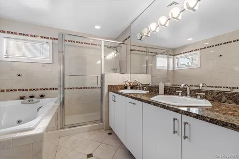 $1,638,000 | 32 Middle Lane, Jericho, NY 11753