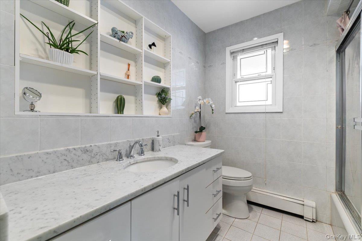 32 Middle Lane Jericho, NY 11753 - Photo 17 of 29