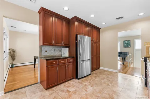 $1,638,000 | 32 Middle Lane, Jericho, NY 11753