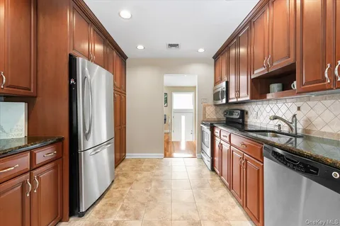 $1,638,000 | 32 Middle Lane, Jericho, NY 11753