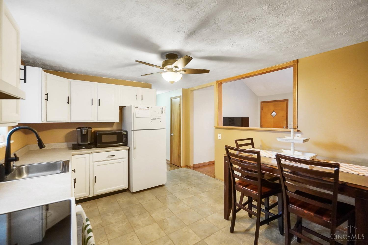 6647 Schweitzerhoff Road Cincinnati, OH 45247 - Photo 8 of 23