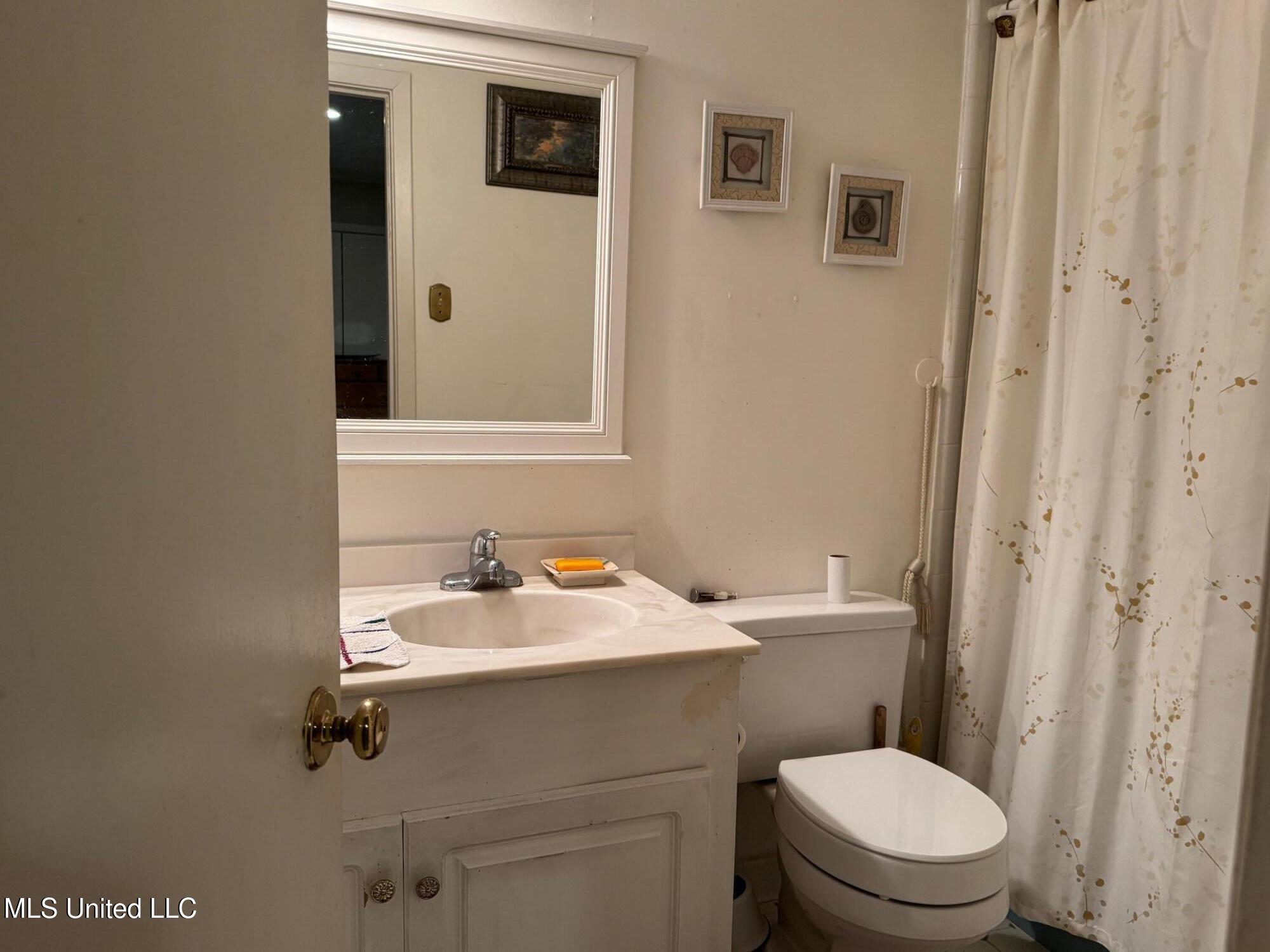 1036 Briarfield Road Jackson, MS 39211 - Photo 9 of 11 IMG_8820