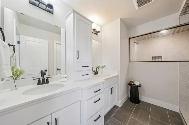 $699,900 | 17660 Jett Circle Southeast, Prior Lake, MN 55372