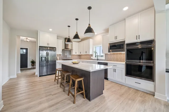 $699,900 | 17660 Jett Circle Southeast, Prior Lake, MN 55372