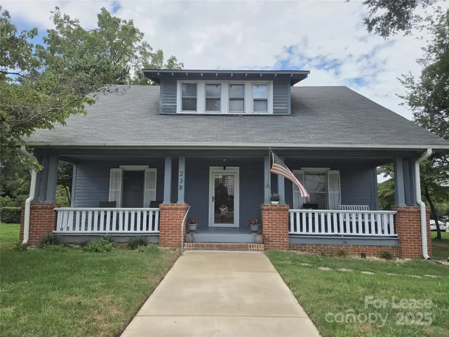 $2,475 | 238 South Main Street, Davidson, NC 28036