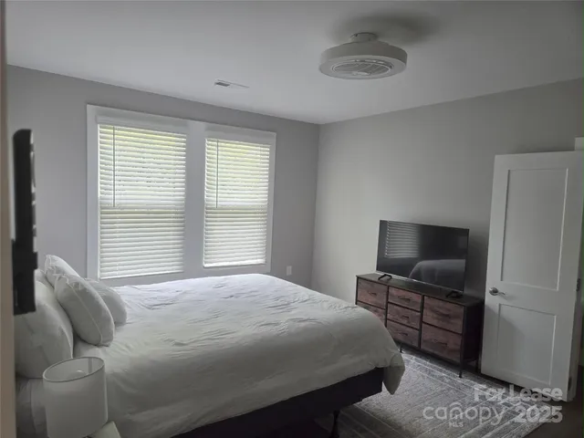 $2,475 | 238 South Main Street, Davidson, NC 28036