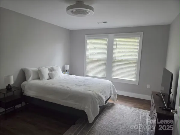 $2,475 | 238 South Main Street, Davidson, NC 28036