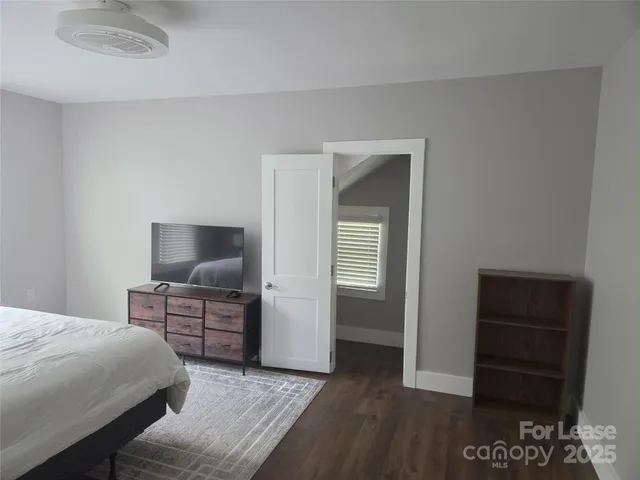 $2,475 | 238 South Main Street, Davidson, NC 28036