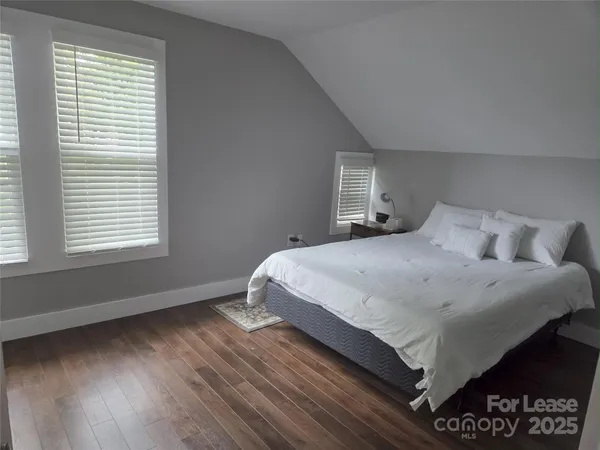 $2,475 | 238 South Main Street, Davidson, NC 28036