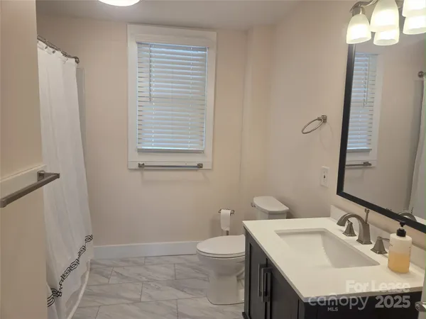 $2,475 | 238 South Main Street, Davidson, NC 28036