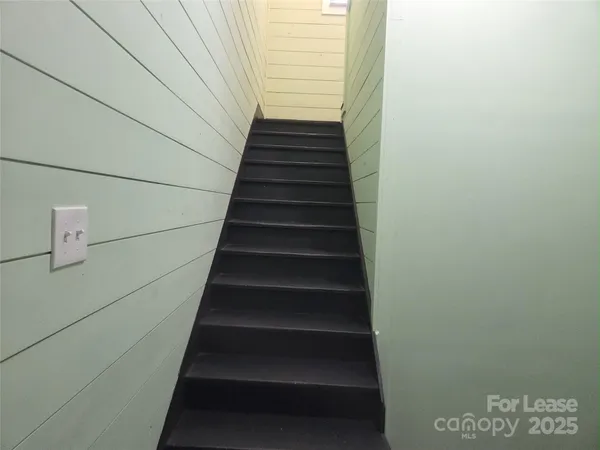 $2,475 | 238 South Main Street, Davidson, NC 28036