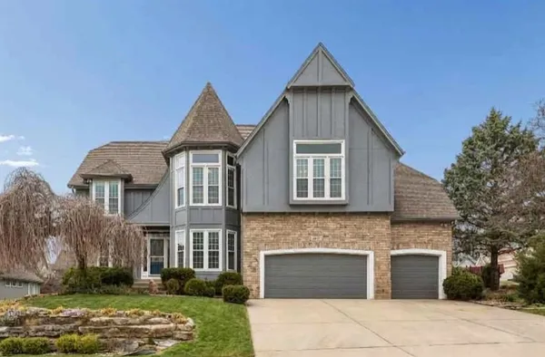 $599,000 | 6642 Northwest Monticello Court, Parkville, MO 64152