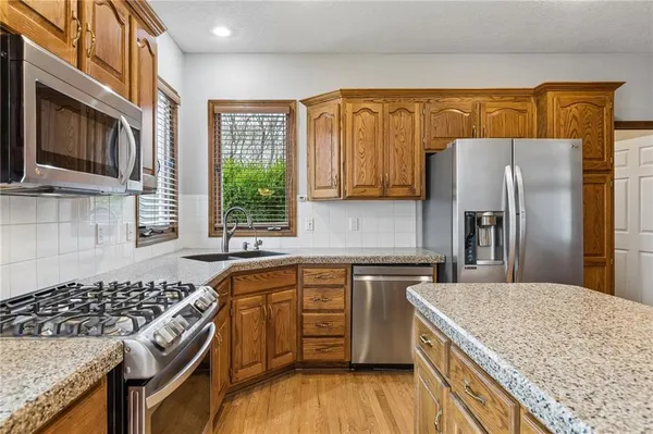 $620,000 | 6642 Northwest Monticello Court, Parkville, MO 64152