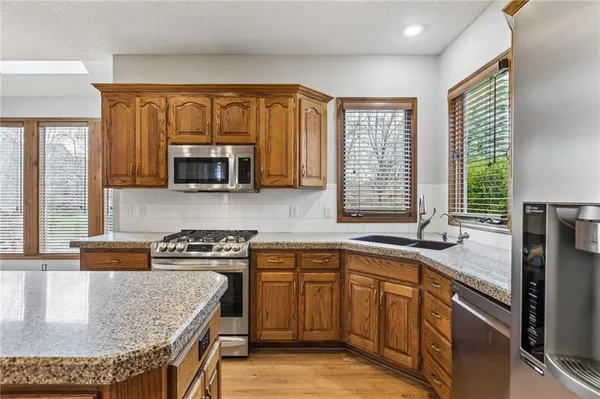$620,000 | 6642 Northwest Monticello Court, Parkville, MO 64152