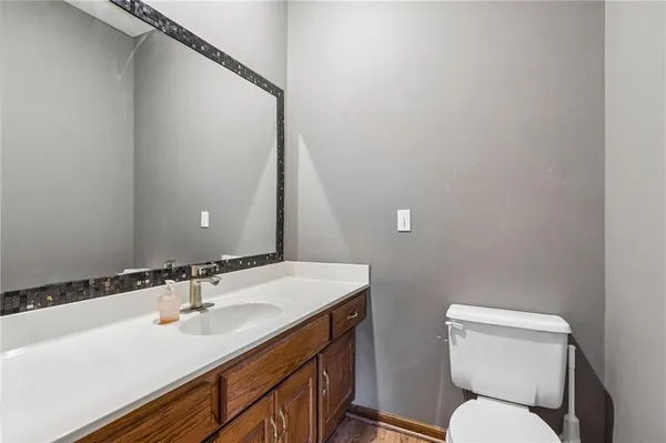 $620,000 | 6642 Northwest Monticello Court, Parkville, MO 64152