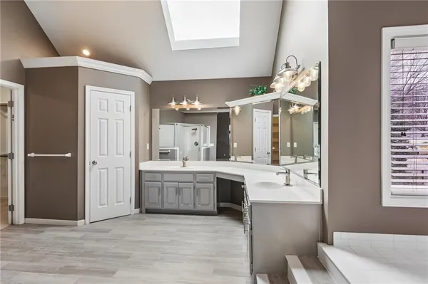 $620,000 | 6642 Northwest Monticello Court, Parkville, MO 64152