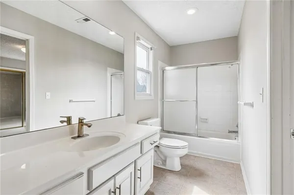 $620,000 | 6642 Northwest Monticello Court, Parkville, MO 64152