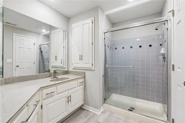 $620,000 | 6642 Northwest Monticello Court, Parkville, MO 64152