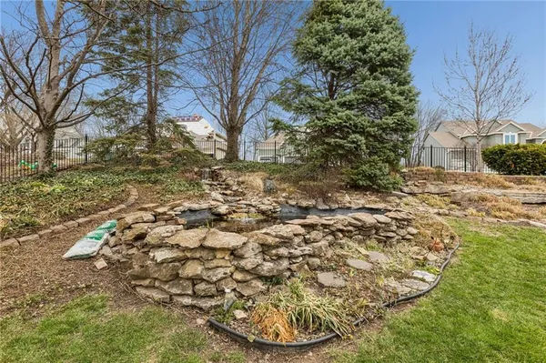 $620,000 | 6642 Northwest Monticello Court, Parkville, MO 64152