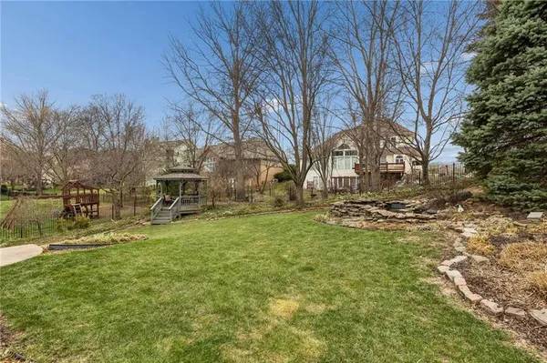 $620,000 | 6642 Northwest Monticello Court, Parkville, MO 64152