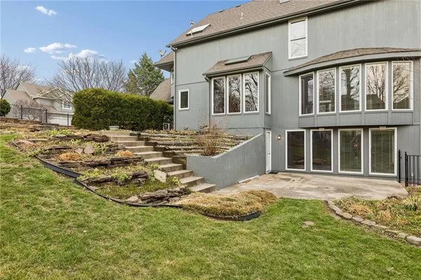 $620,000 | 6642 Northwest Monticello Court, Parkville, MO 64152