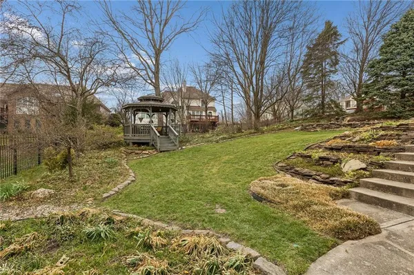 $620,000 | 6642 Northwest Monticello Court, Parkville, MO 64152
