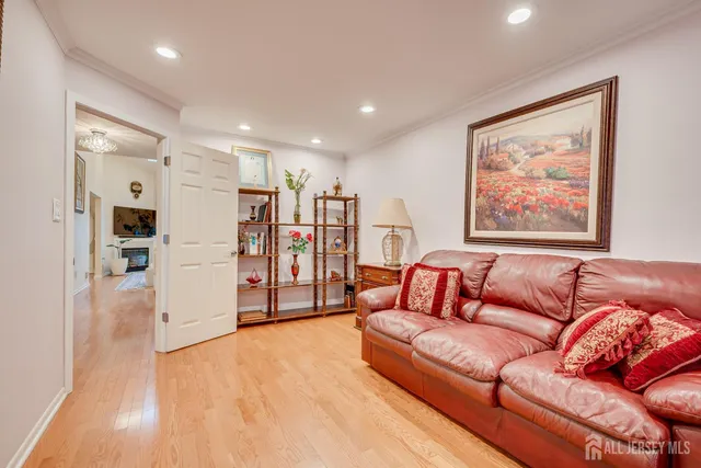 $765,000 | 114 Coppertree Court, Edison, NJ 08820