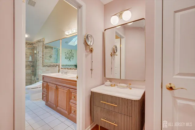 $765,000 | 114 Coppertree Court, Edison, NJ 08820