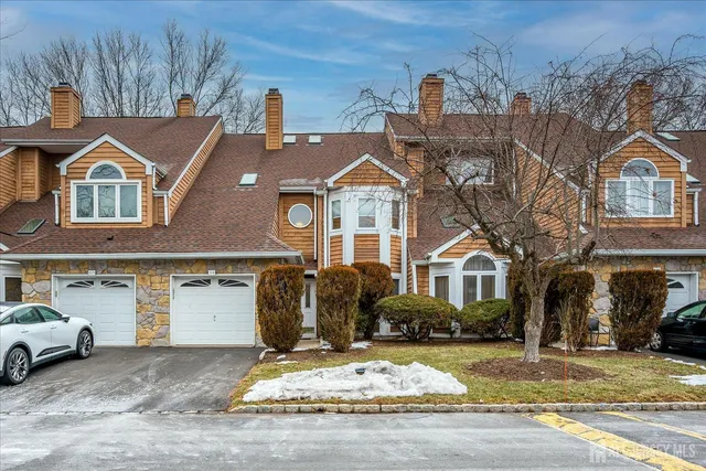 $765,000 | 114 Coppertree Court, Edison, NJ 08820