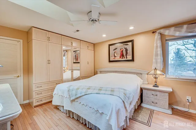 $765,000 | 114 Coppertree Court, Edison, NJ 08820