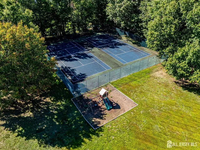 $765,000 | 114 Coppertree Court, Edison, NJ 08820