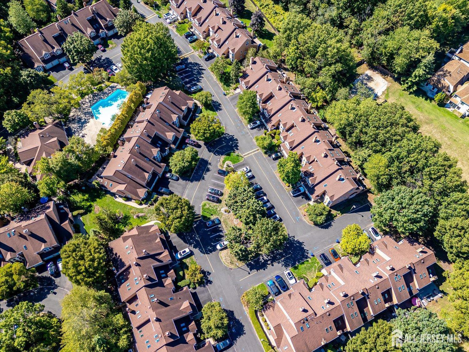 114 Coppertree Court Edison, NJ 08820 - Photo 46 of 47 an aerial view of a residential apartment building and a yard