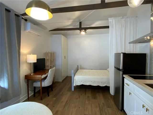 $1,099,000 | 17091 B Lane, Huntington Beach, CA 92647